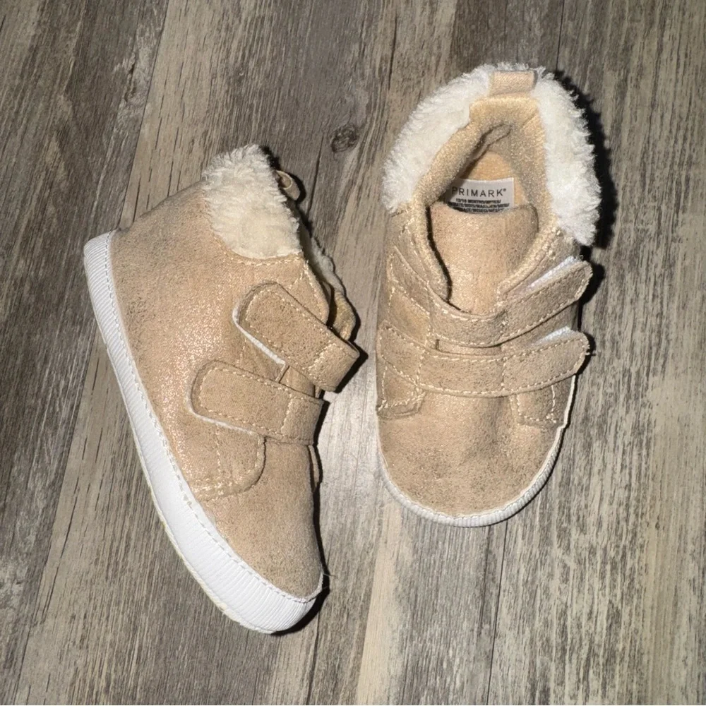 ☀️6/$20☀️ Primark Tan Baby Shoes with Faux Fur